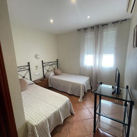 Higuera la Real Hostal Chiquinino II מראה חיצוני תמונה
