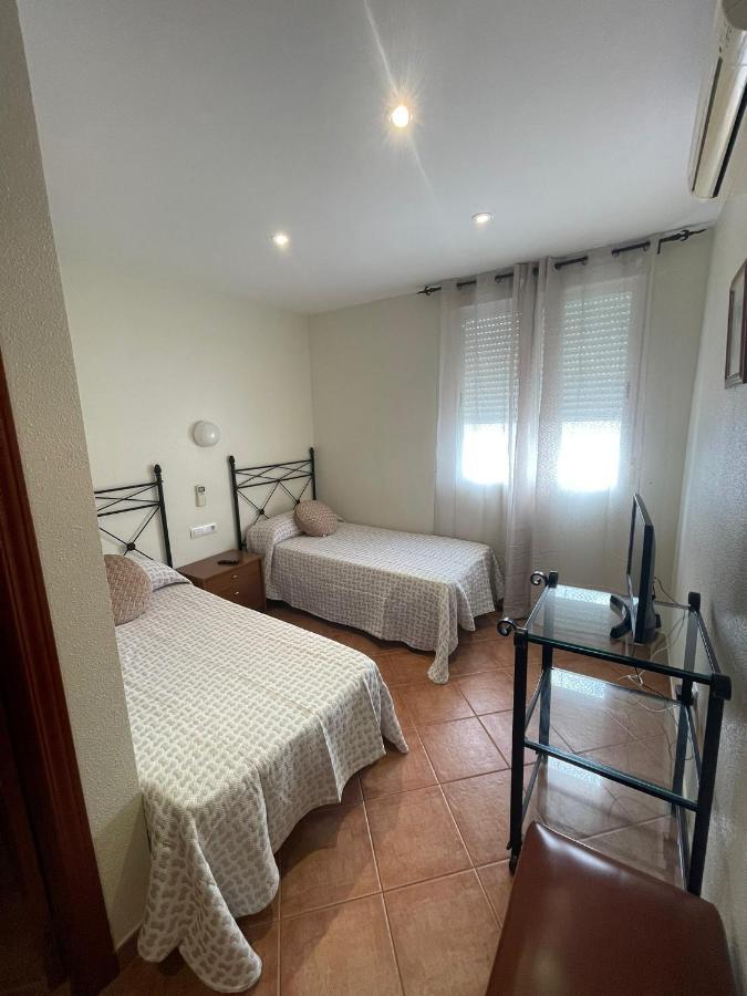Higuera la Real Hostal Chiquinino II מראה חיצוני תמונה