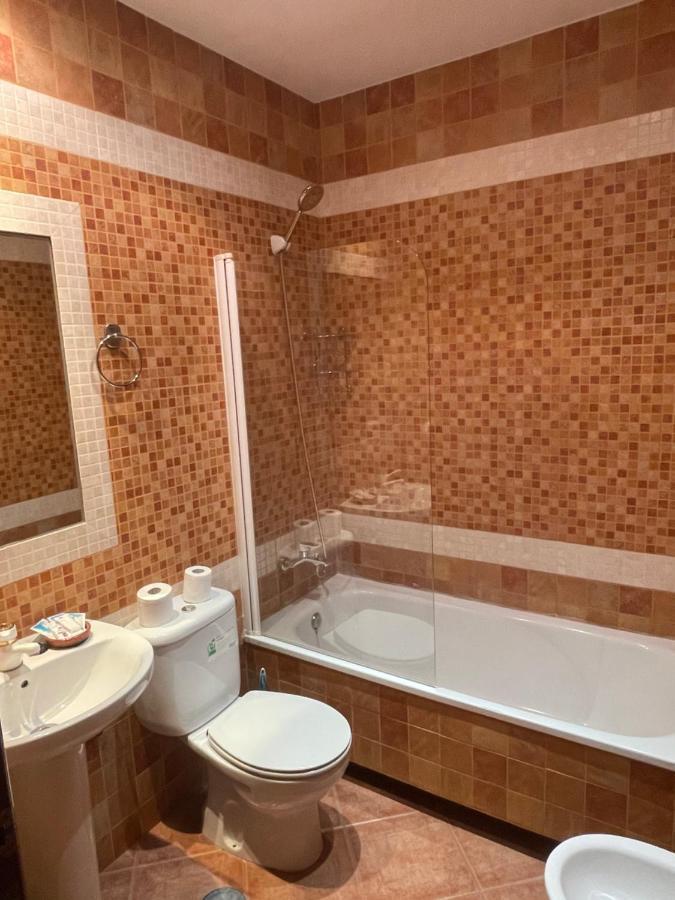 Higuera la Real Hostal Chiquinino II מראה חיצוני תמונה